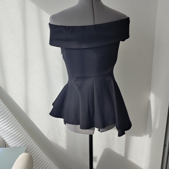 Lulu's Shopping spree off shoulder peplum top - Picture 6 of 8